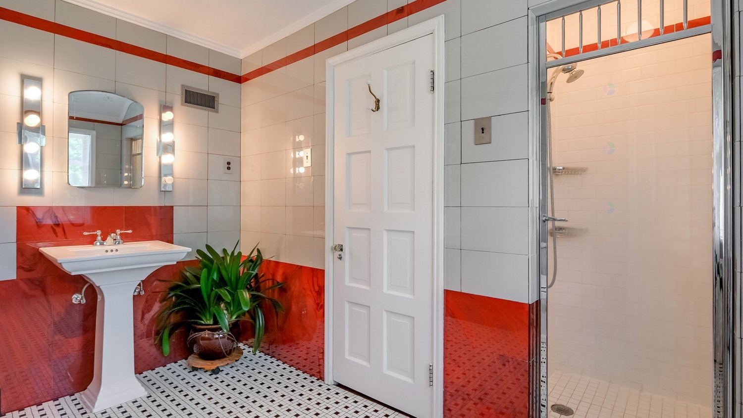 









58


Rue Mountain

,
Granby,




QC
J2G6S1

