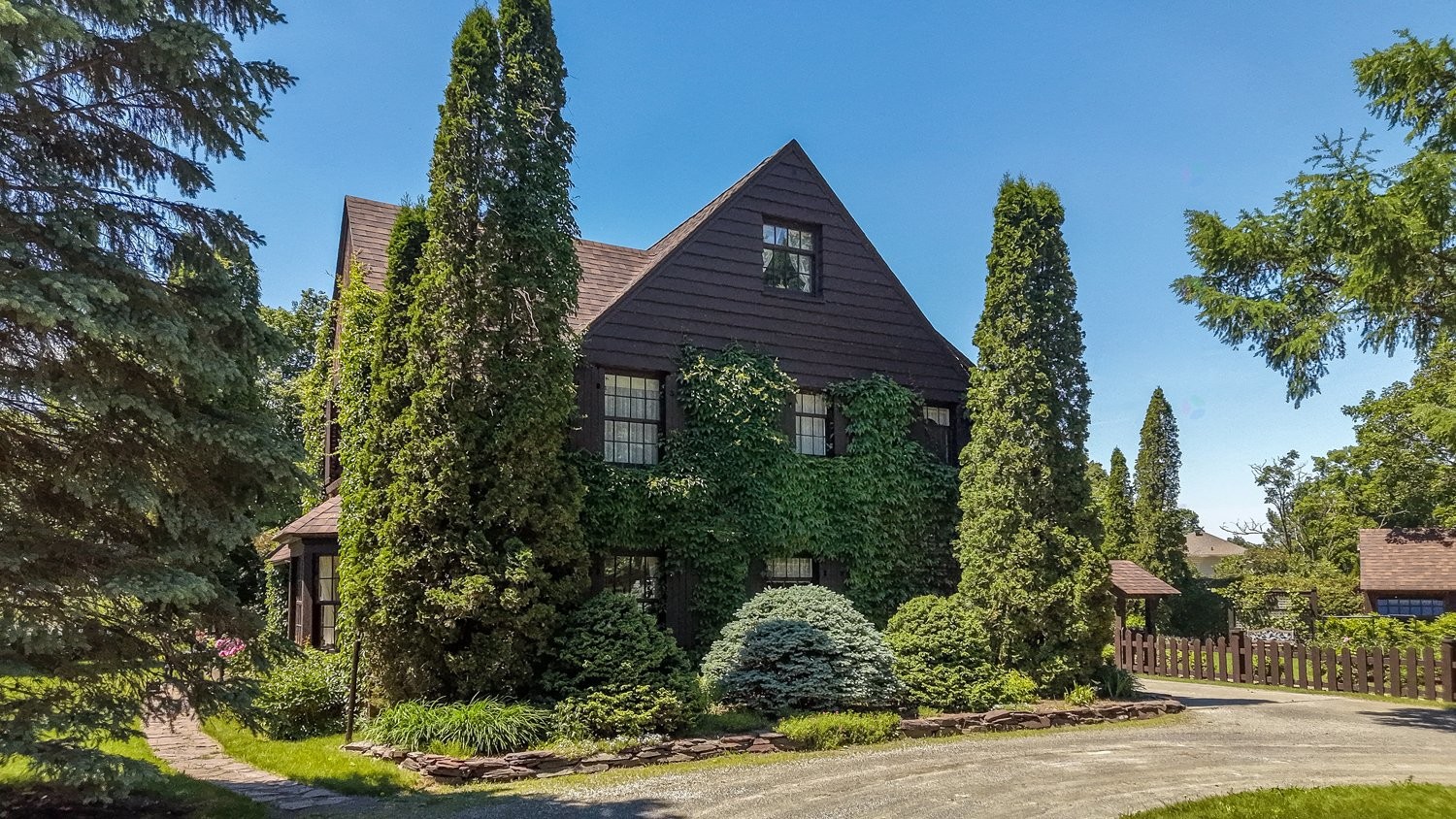 









58


Rue Mountain

,
Granby,




QC
J2G6S1

