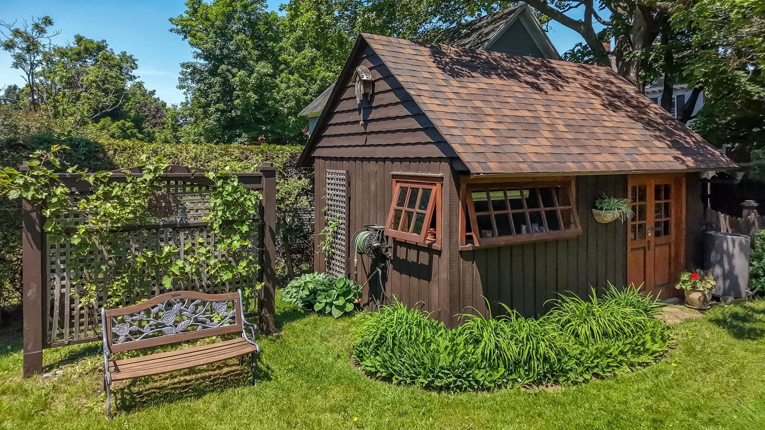 









58


Rue Mountain

,
Granby,




QC
J2G6S1

