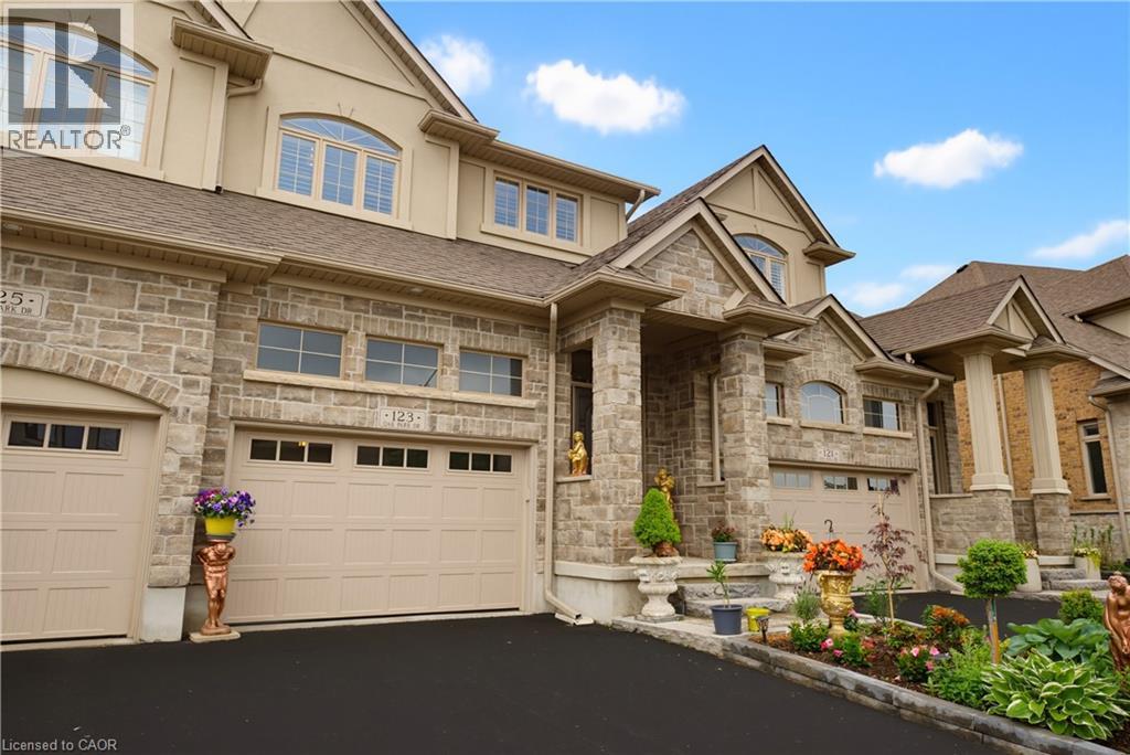 












123 OAK PARK Drive

,
Waterloo,




Ontario
N2K0B3

