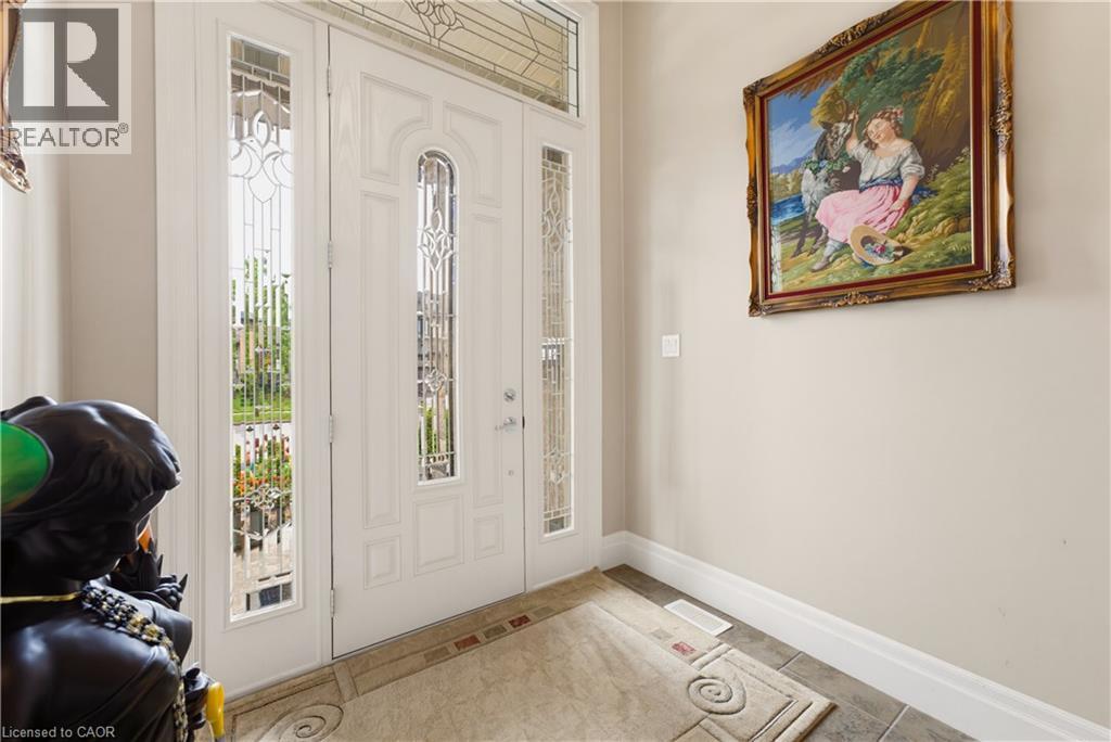 












123 OAK PARK Drive

,
Waterloo,




Ontario
N2K0B3

