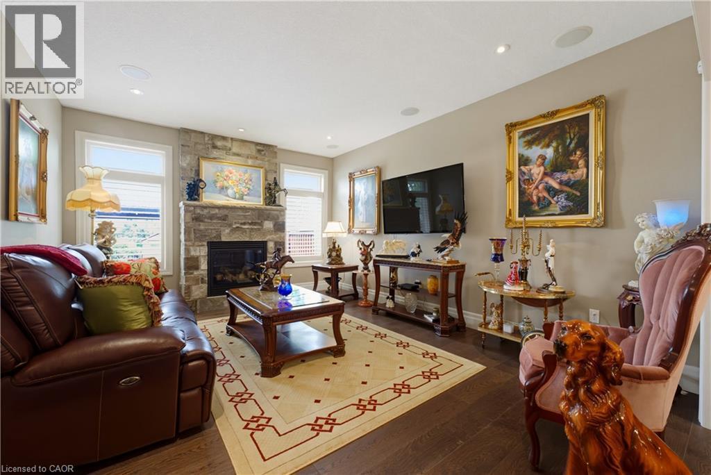 












123 OAK PARK Drive

,
Waterloo,




Ontario
N2K0B3

