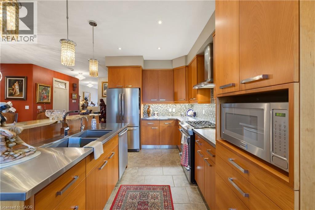 












123 OAK PARK Drive

,
Waterloo,




Ontario
N2K0B3


