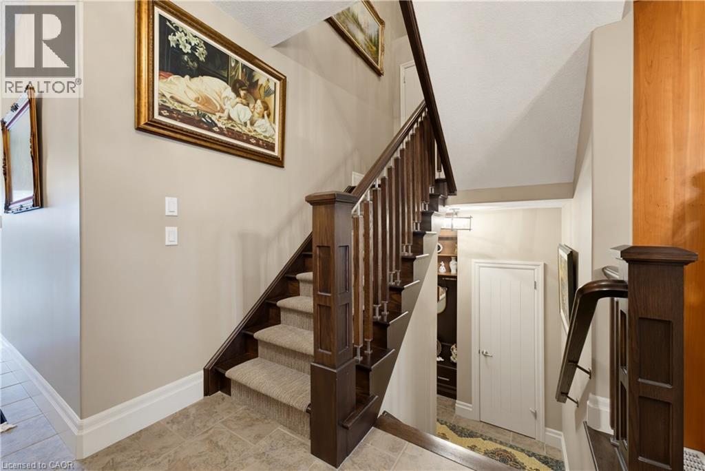 












123 OAK PARK Drive

,
Waterloo,




Ontario
N2K0B3

