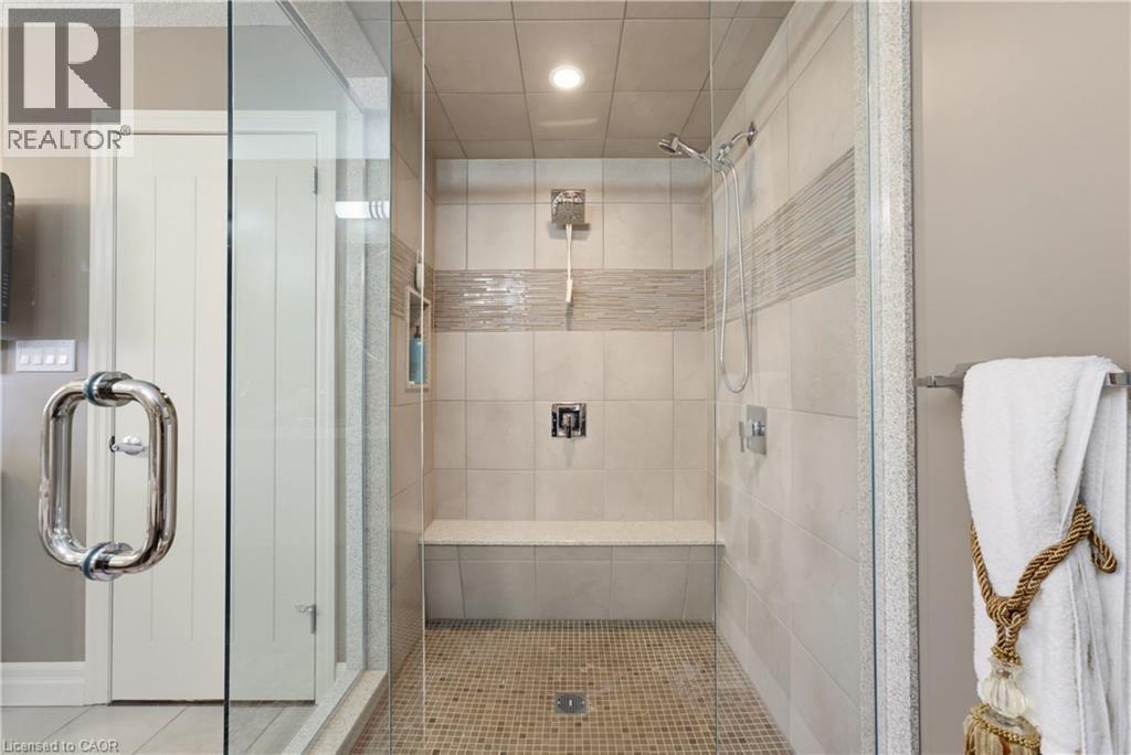 












123 OAK PARK Drive

,
Waterloo,




Ontario
N2K0B3

