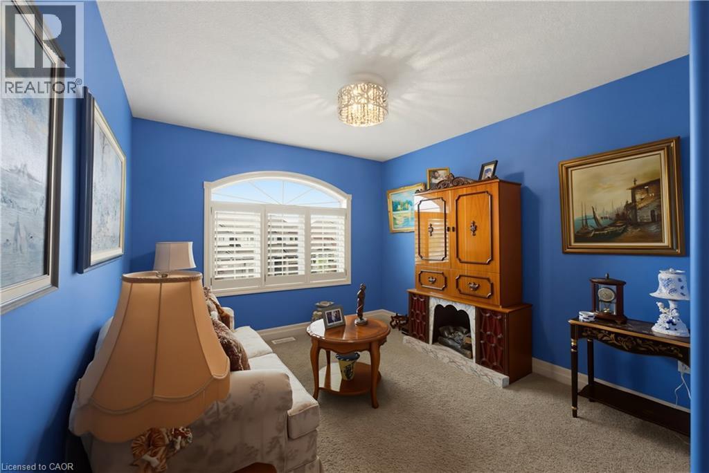 












123 OAK PARK Drive

,
Waterloo,




Ontario
N2K0B3

