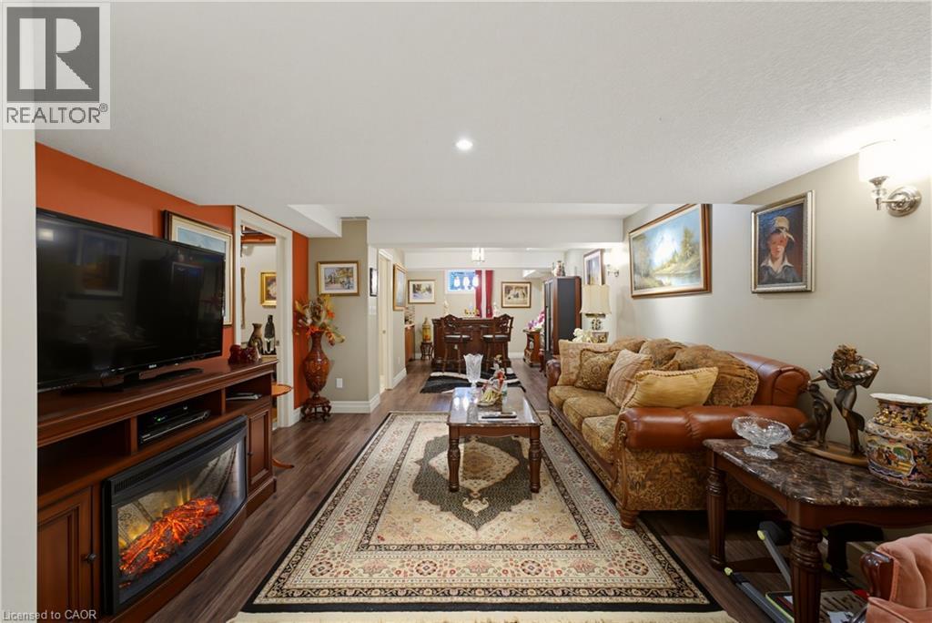 












123 OAK PARK Drive

,
Waterloo,




Ontario
N2K0B3

