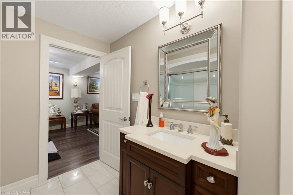 












123 OAK PARK Drive

,
Waterloo,




Ontario
N2K0B3

