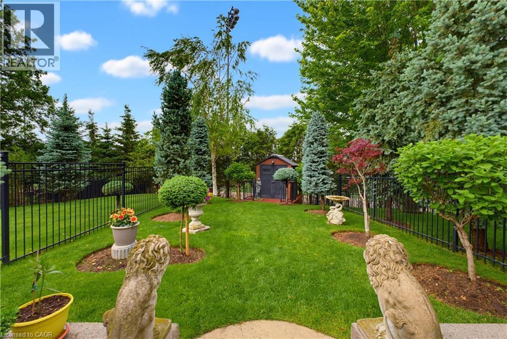 












123 OAK PARK Drive

,
Waterloo,




Ontario
N2K0B3


