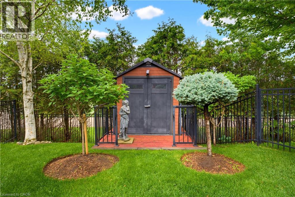 












123 OAK PARK Drive

,
Waterloo,




Ontario
N2K0B3

