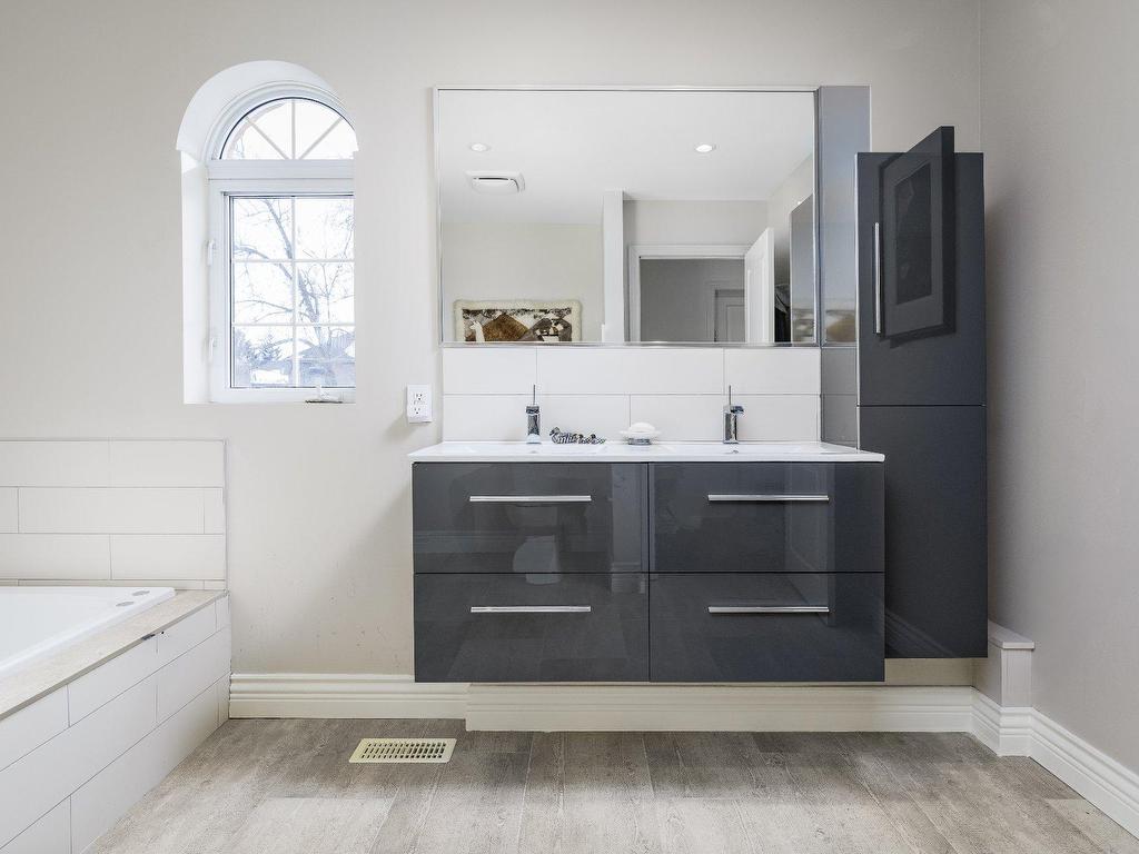 









231


Rue Trinidad

,
Dollard-Des Ormeaux,




QC
H9G2X4

