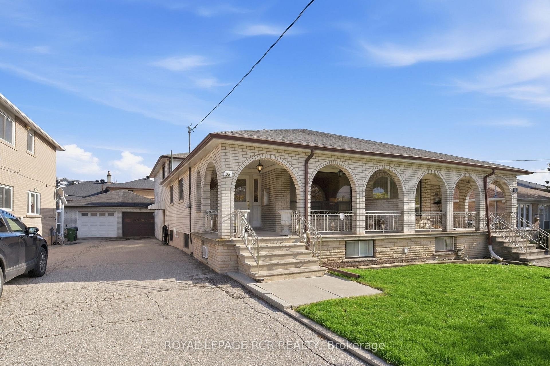 









39


Dovehouse

Avenue,
Toronto,




ON
M3J 1A3

