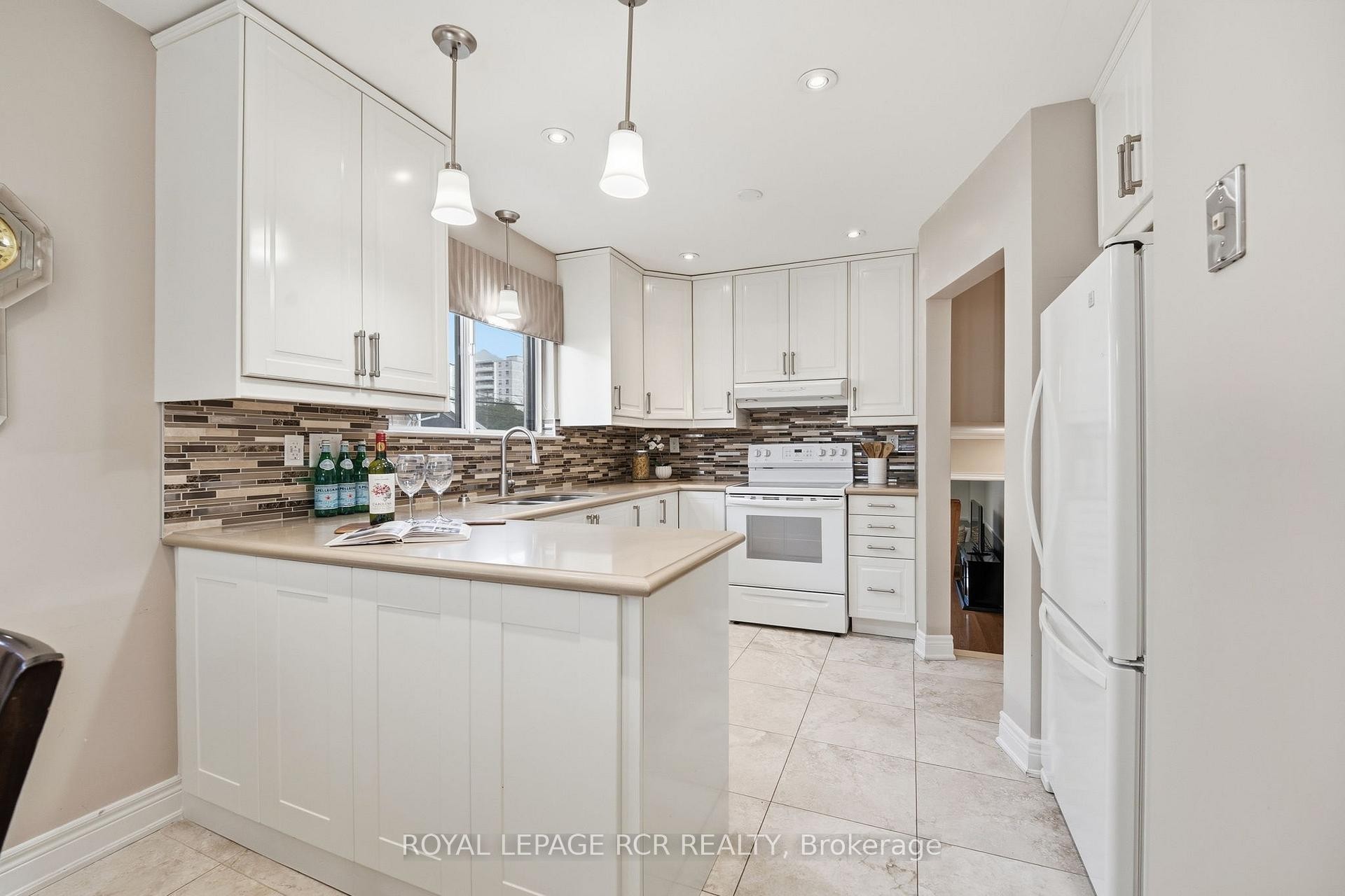 









39


Dovehouse

Avenue,
Toronto,




ON
M3J 1A3


