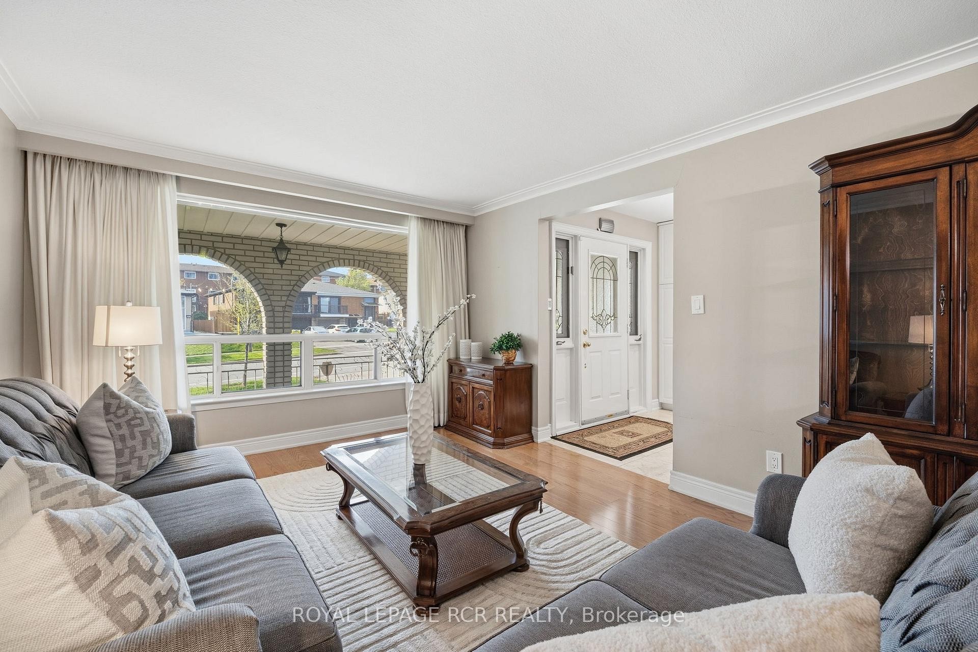 









39


Dovehouse

Avenue,
Toronto,




ON
M3J 1A3

