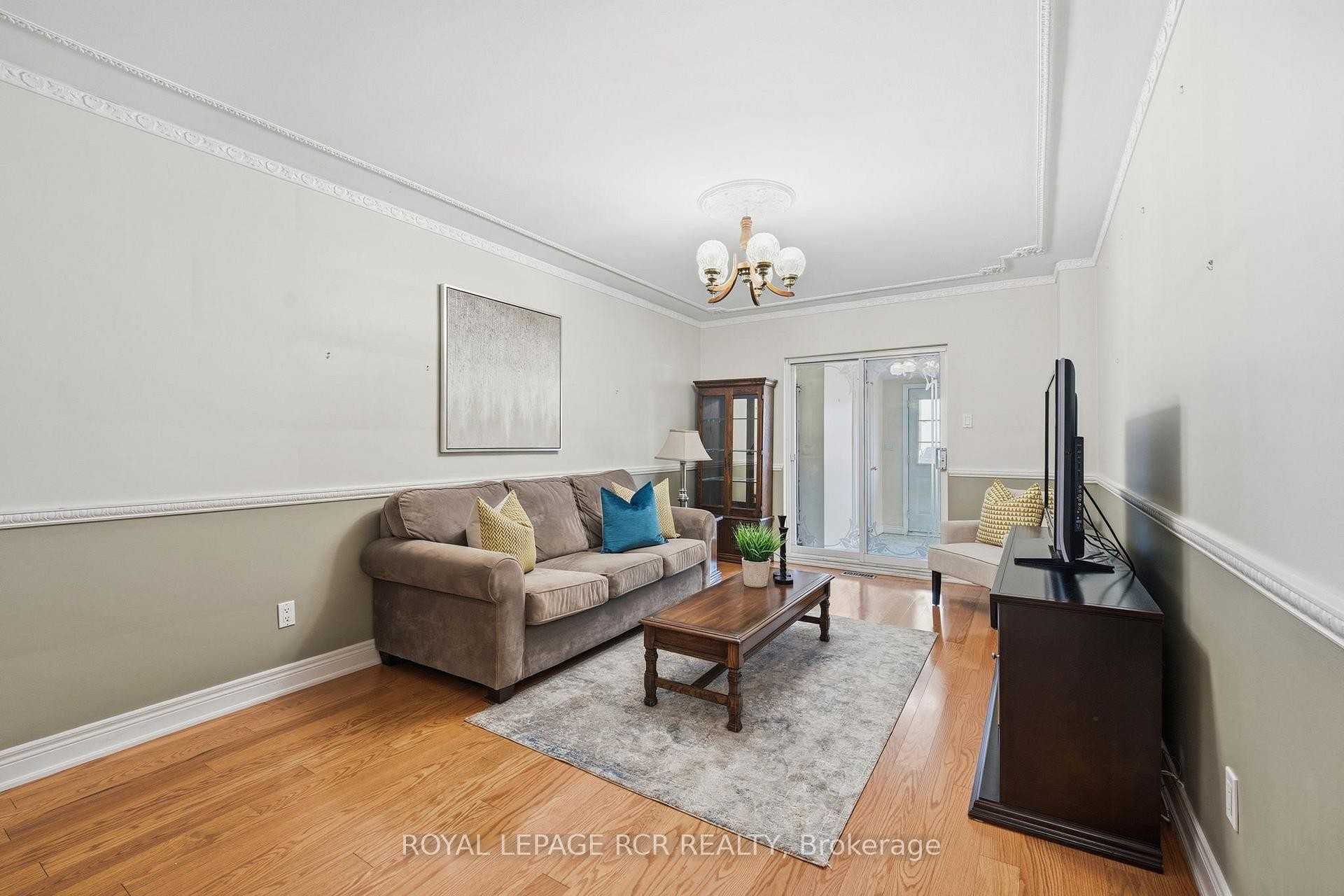 









39


Dovehouse

Avenue,
Toronto,




ON
M3J 1A3


