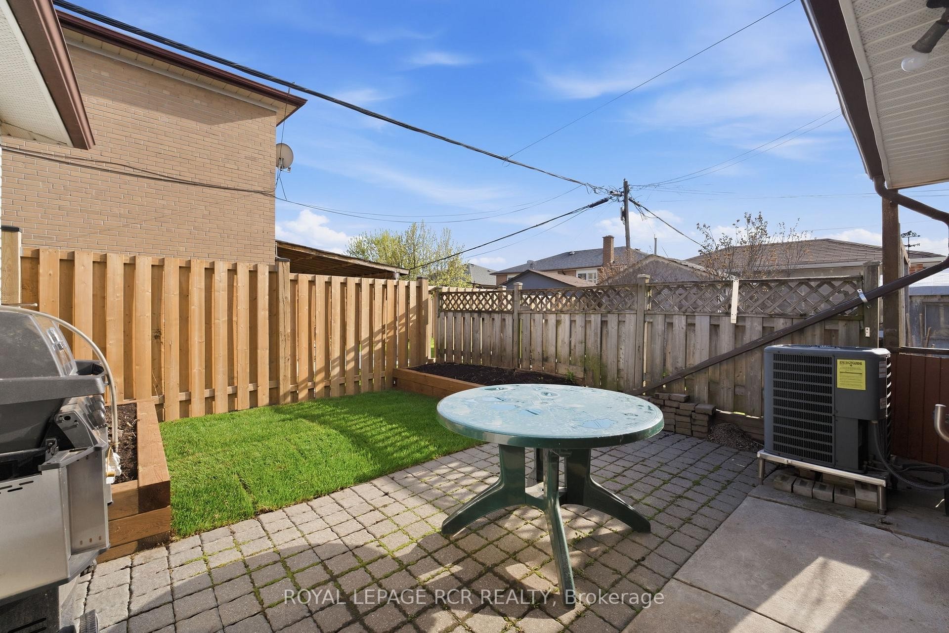 









39


Dovehouse

Avenue,
Toronto,




ON
M3J 1A3

