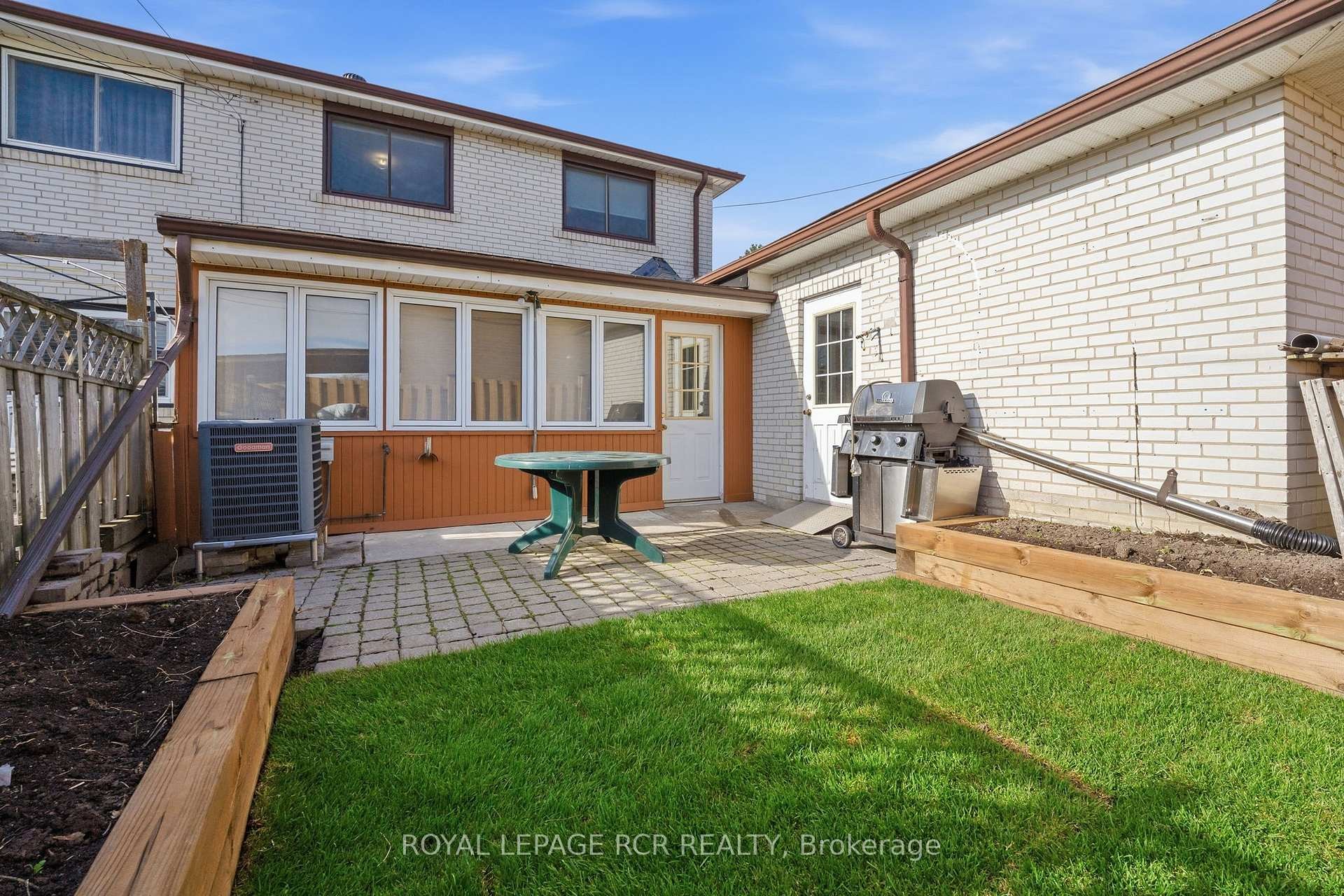 









39


Dovehouse

Avenue,
Toronto,




ON
M3J 1A3

