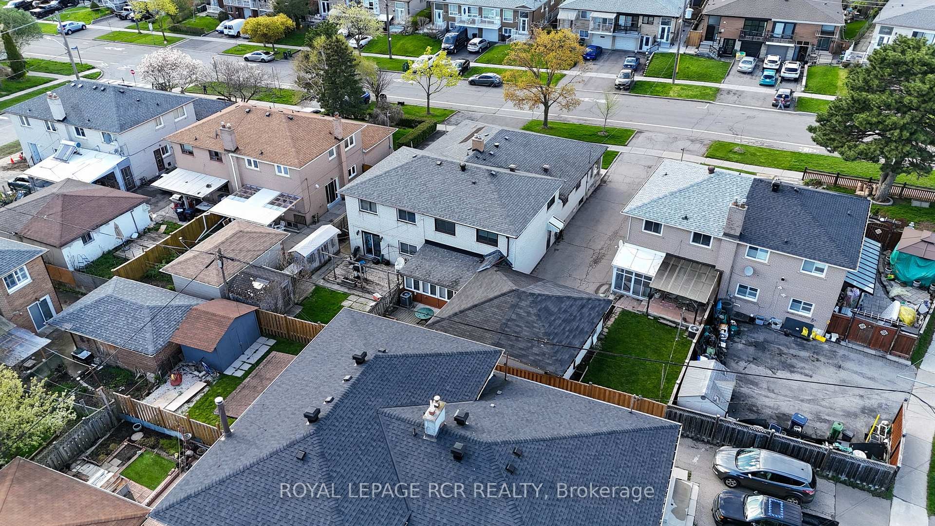 









39


Dovehouse

Avenue,
Toronto,




ON
M3J 1A3

