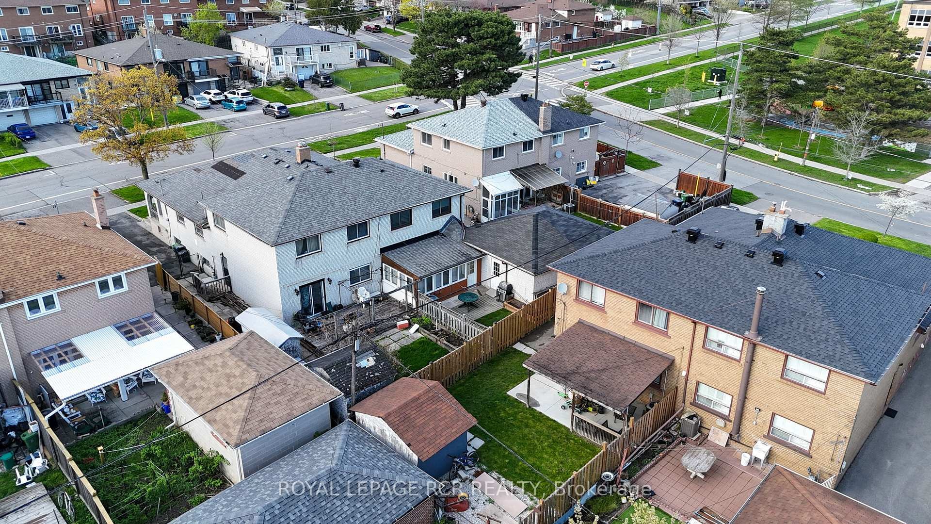 









39


Dovehouse

Avenue,
Toronto,




ON
M3J 1A3

