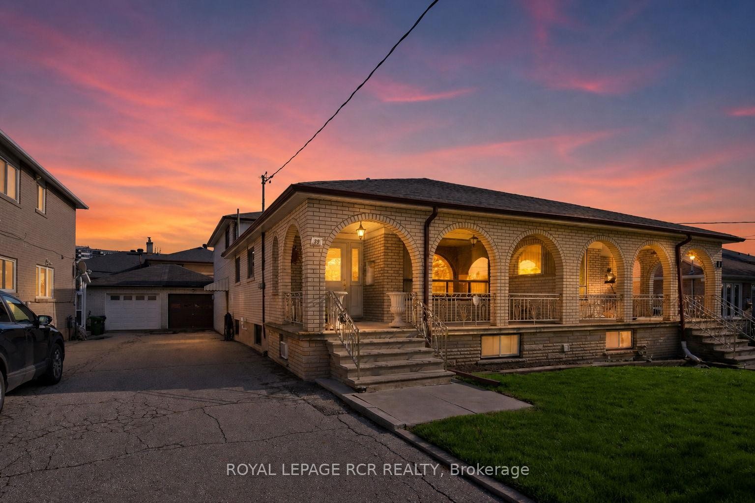 









39


Dovehouse

Avenue,
Toronto,




ON
M3J 1A3

