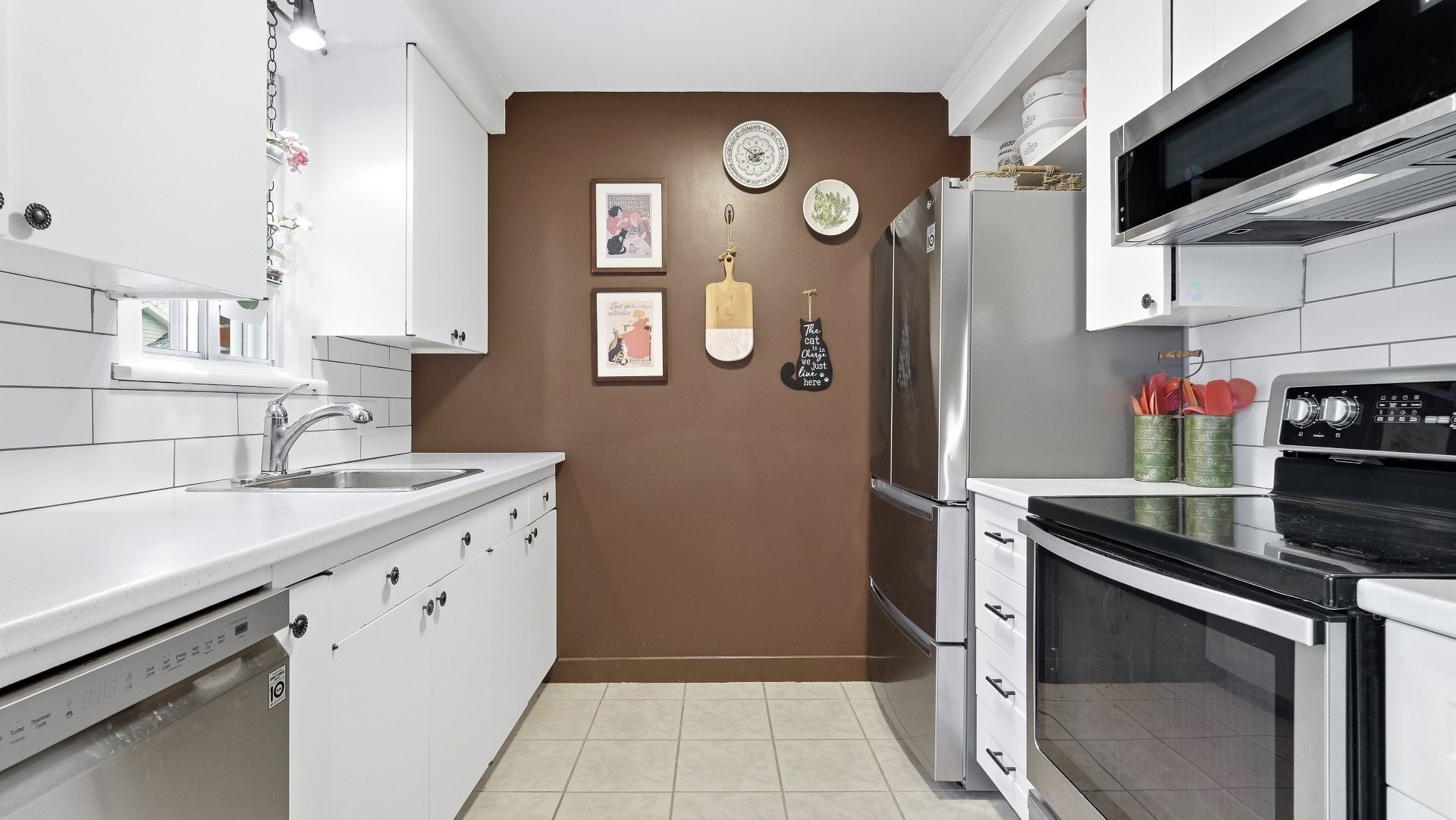 









890


Rue Bourdages

,
Marieville,




QC
J3M1A9

