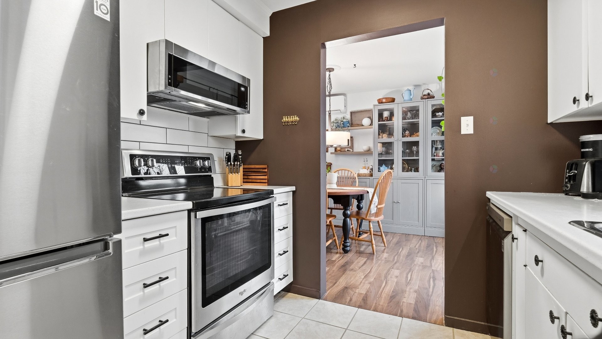 









890


Rue Bourdages

,
Marieville,




QC
J3M1A9

