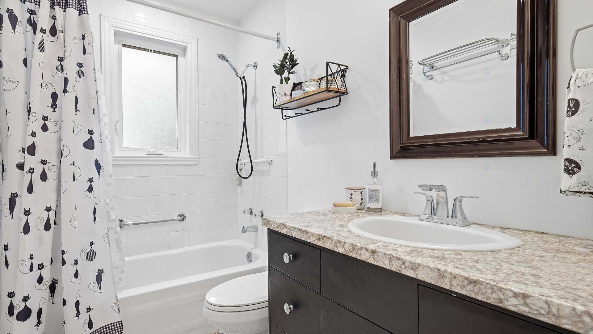 









890


Rue Bourdages

,
Marieville,




QC
J3M1A9

