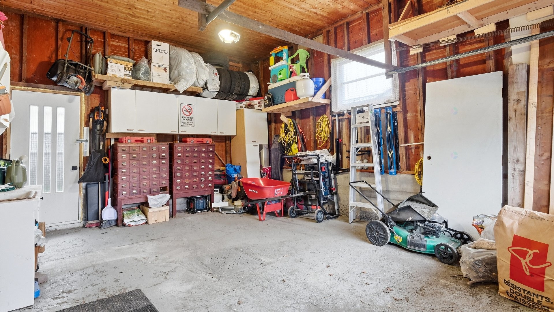 









890


Rue Bourdages

,
Marieville,




QC
J3M1A9

