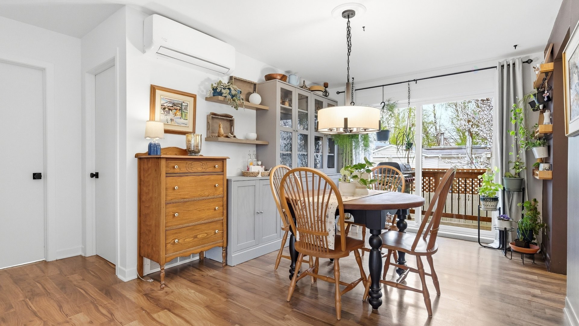 









890


Rue Bourdages

,
Marieville,




QC
J3M1A9

