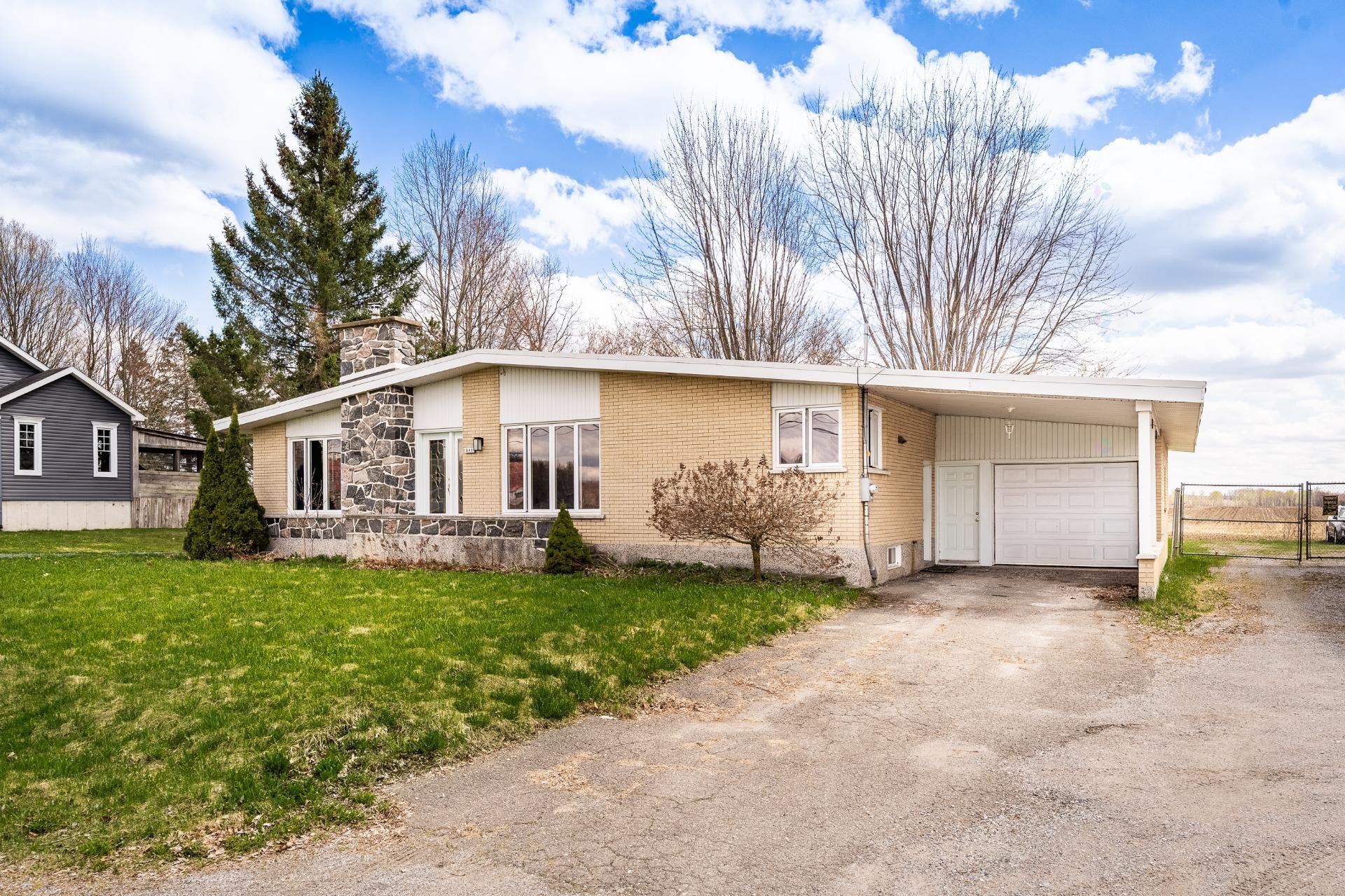 









541


1er Rang E.

,
Sainte-Christine,




QC
J0H1H0

