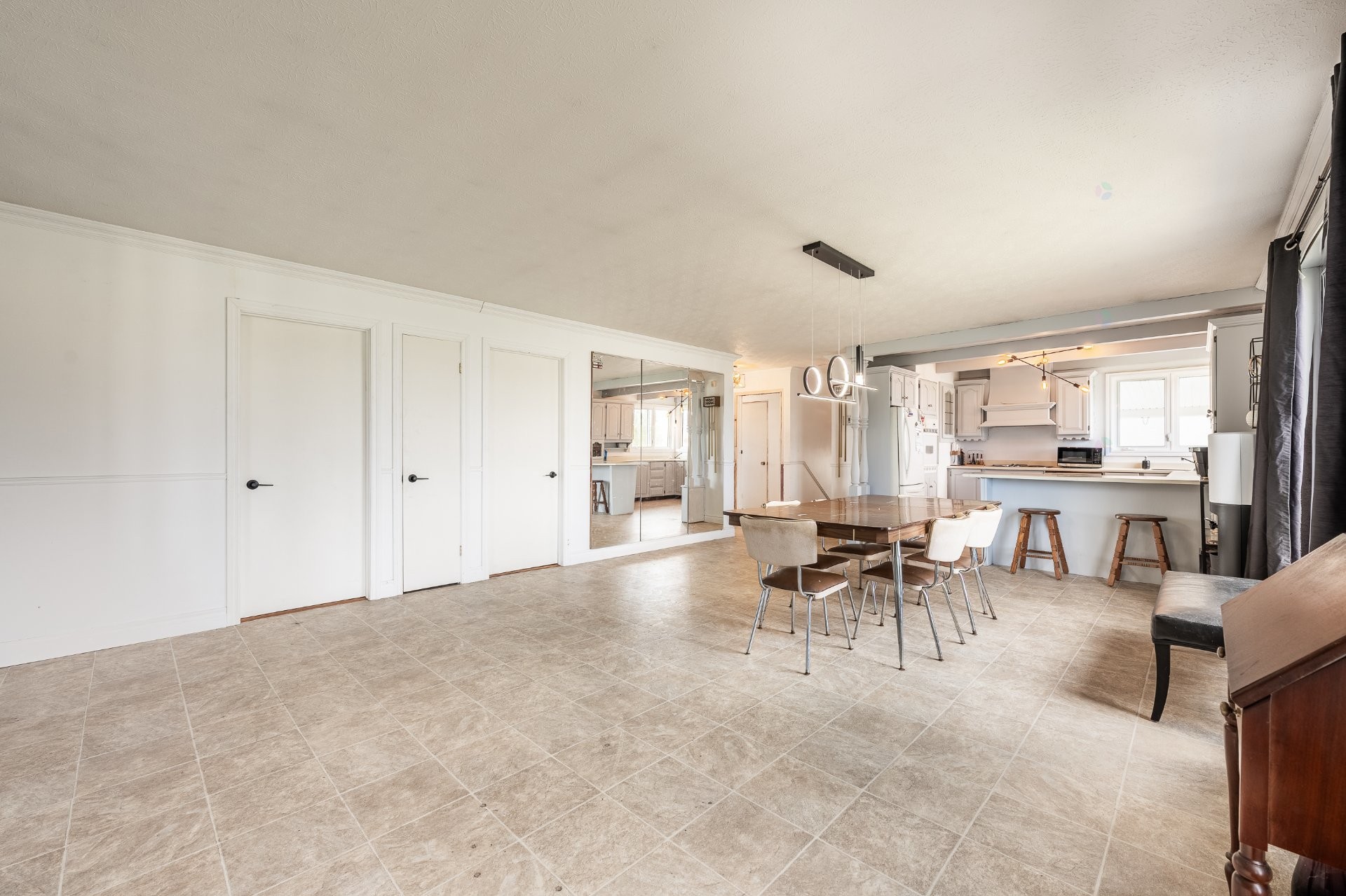 









541


1er Rang E.

,
Sainte-Christine,




QC
J0H1H0

