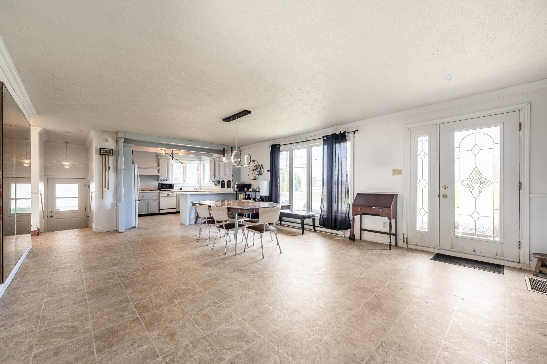 









541


1er Rang E.

,
Sainte-Christine,




QC
J0H1H0

