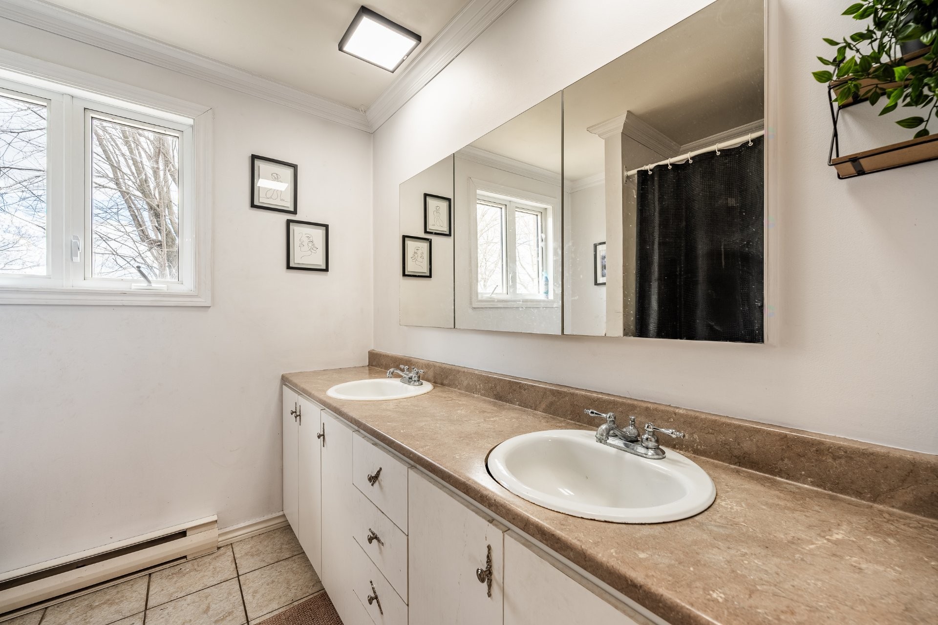 









541


1er Rang E.

,
Sainte-Christine,




QC
J0H1H0


