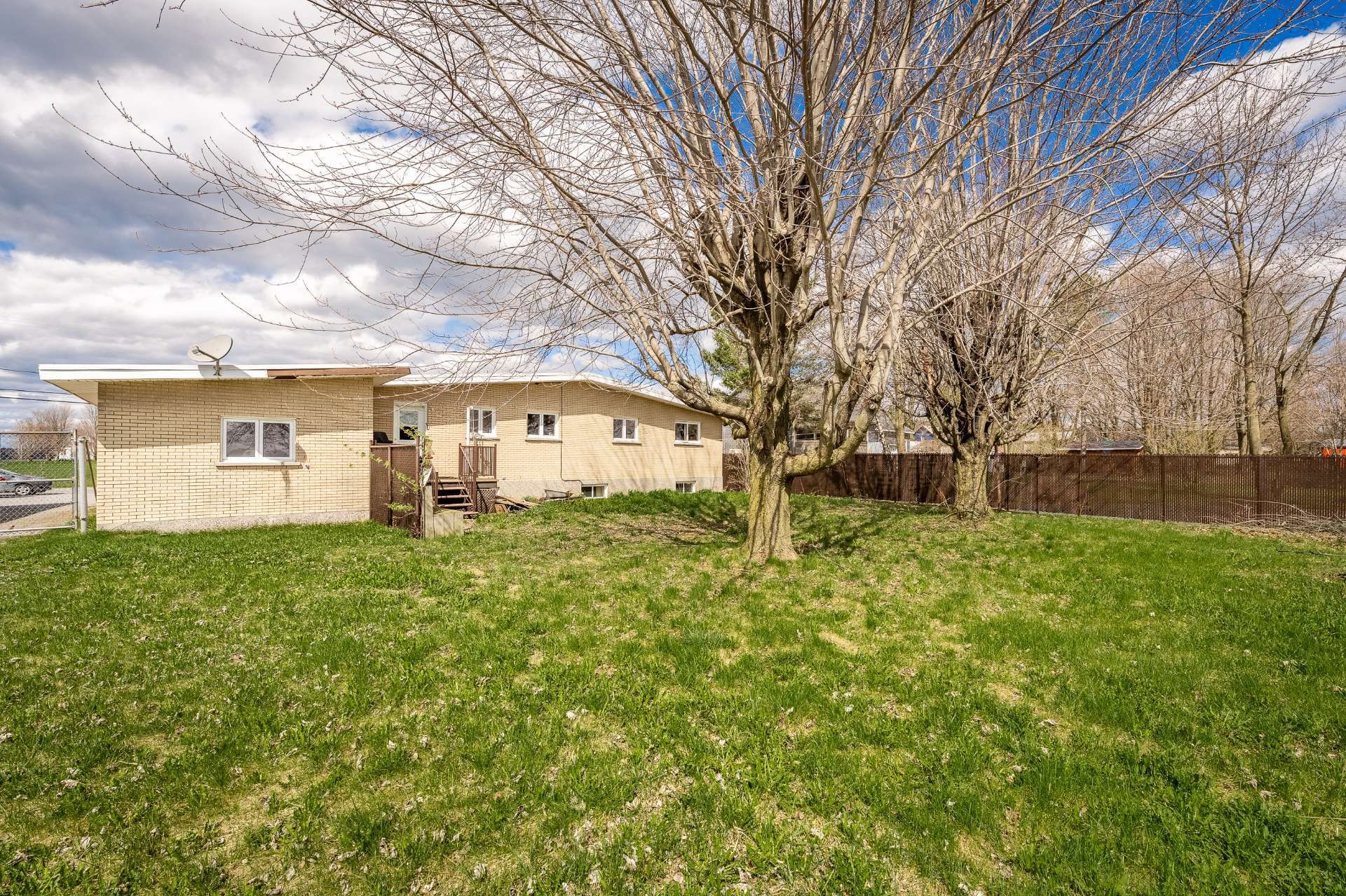 









541


1er Rang E.

,
Sainte-Christine,




QC
J0H1H0

