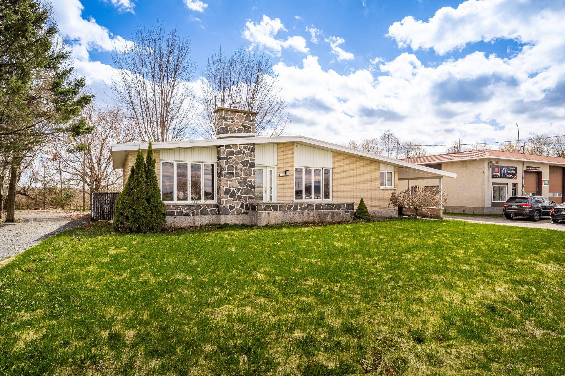 









541


1er Rang E.

,
Sainte-Christine,




QC
J0H1H0

