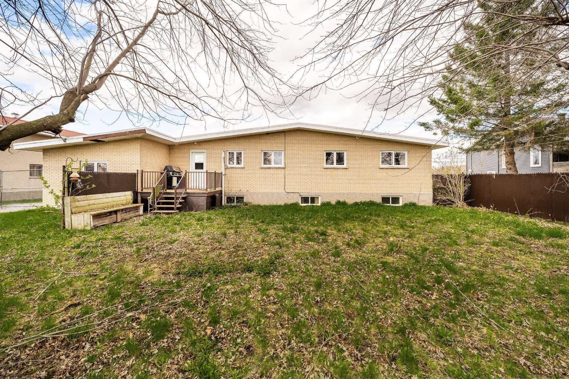 









541


1er Rang E.

,
Sainte-Christine,




QC
J0H1H0

