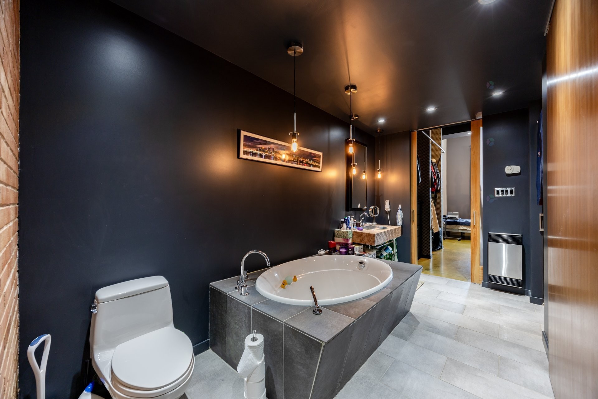 









2321


Av. des Érables

, 301,
Montréal (Ville-Marie),




QC
H2K3V4

