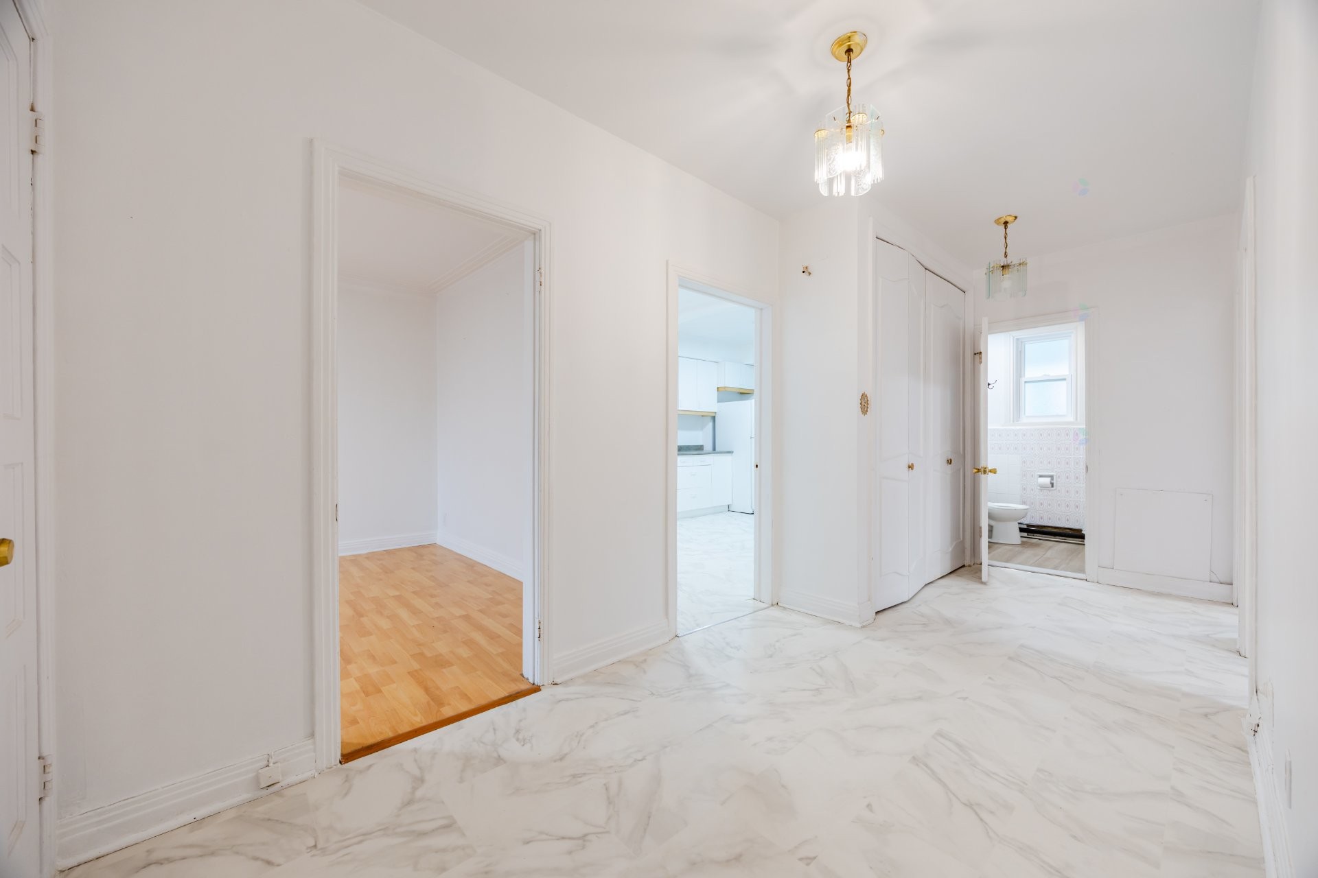 









4913

 - 4915


Av. Cumberland

,
Montréal (Côte-des-Neiges/Notre-Dame-de-Grâce),




QC
H4V2N5

