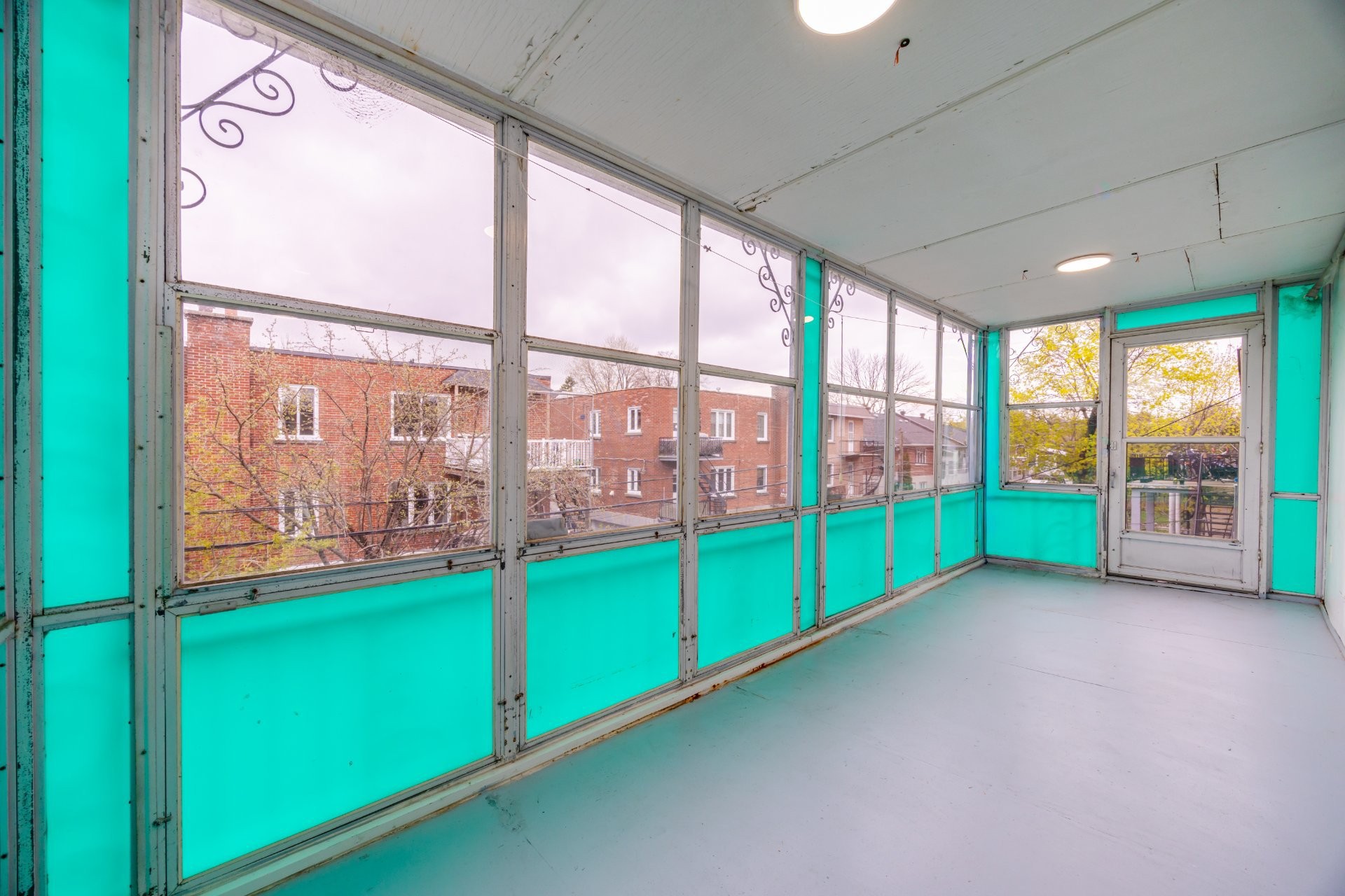 









4913

 - 4915


Av. Cumberland

,
Montréal (Côte-des-Neiges/Notre-Dame-de-Grâce),




QC
H4V2N5

