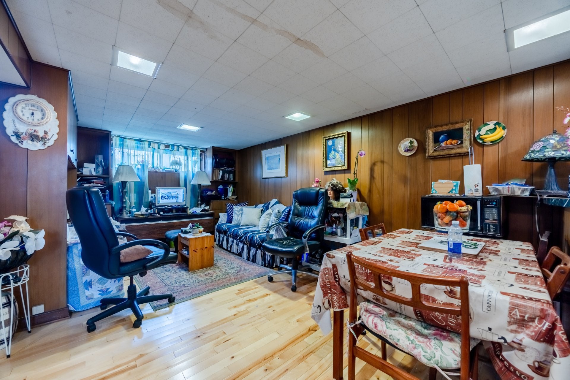 









4913

 - 4915


Av. Cumberland

,
Montréal (Côte-des-Neiges/Notre-Dame-de-Grâce),




QC
H4V2N5


