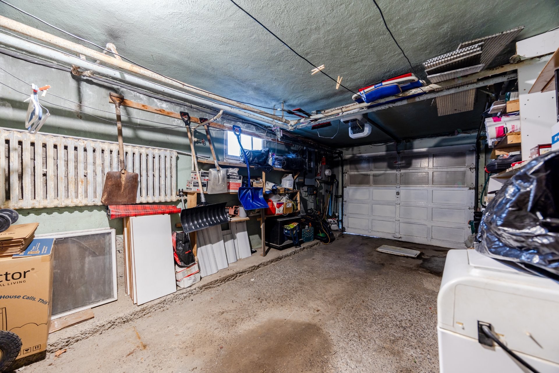 









4913

 - 4915


Av. Cumberland

,
Montréal (Côte-des-Neiges/Notre-Dame-de-Grâce),




QC
H4V2N5

