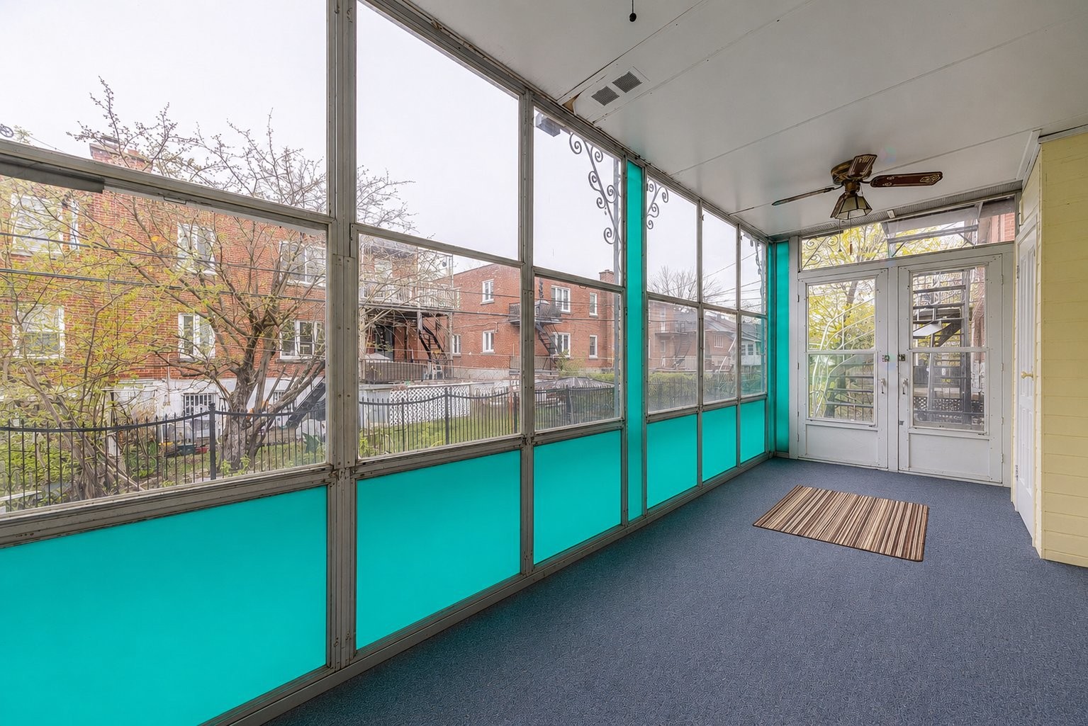 









4913

 - 4915


Av. Cumberland

,
Montréal (Côte-des-Neiges/Notre-Dame-de-Grâce),




QC
H4V2N5

