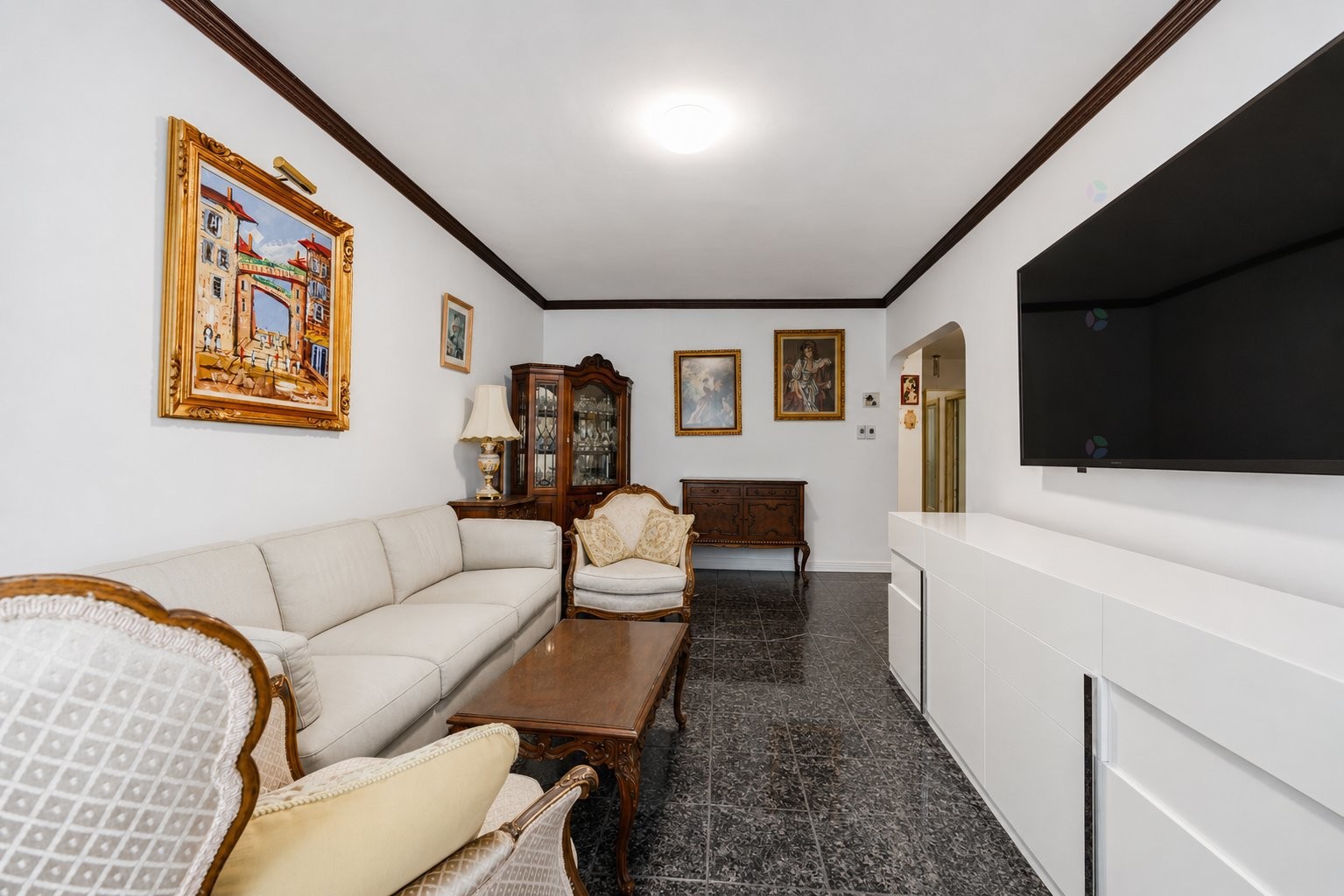 









4913

 - 4915


Av. Cumberland

,
Montréal (Côte-des-Neiges/Notre-Dame-de-Grâce),




QC
H4V2N5

