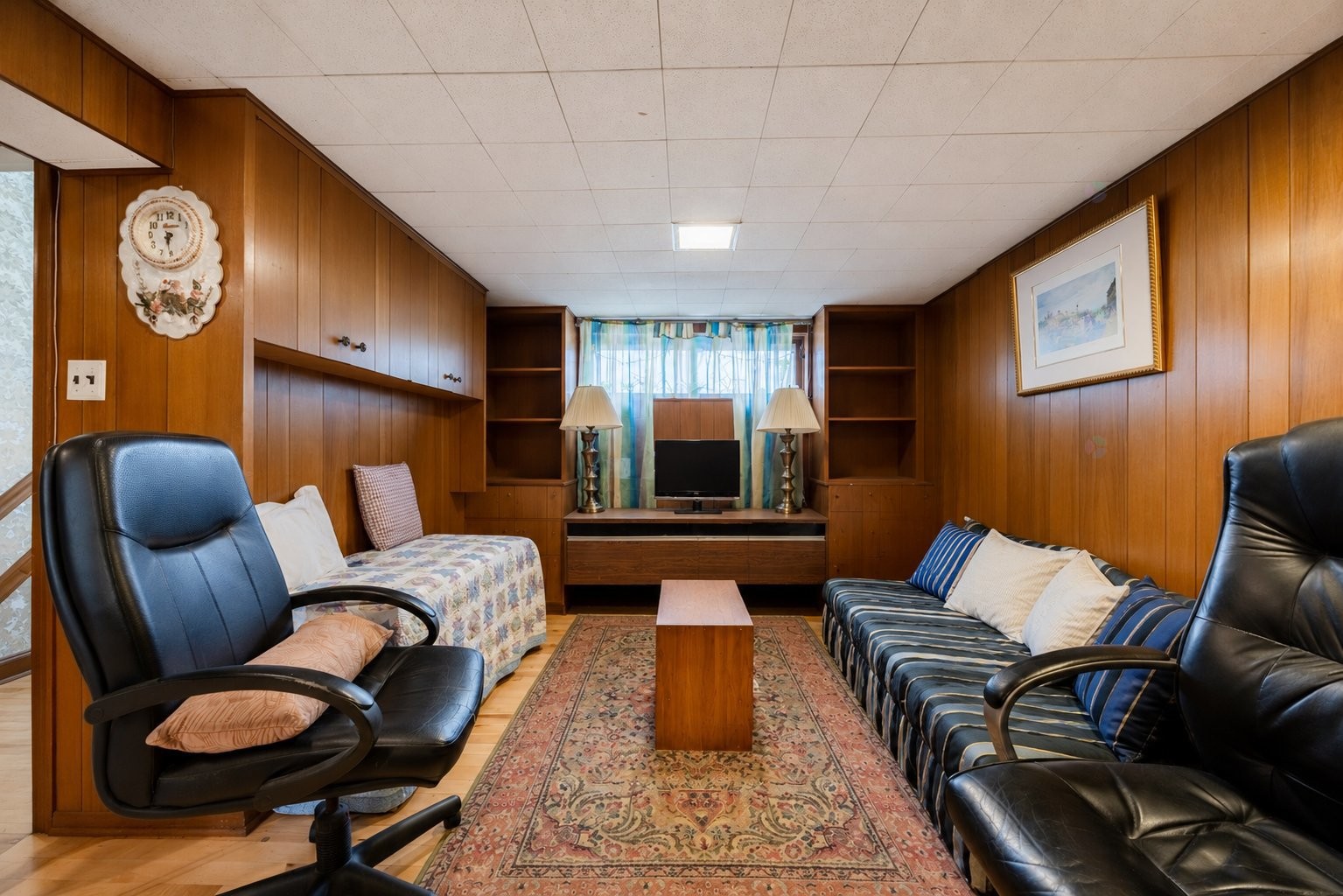 









4913

 - 4915


Av. Cumberland

,
Montréal (Côte-des-Neiges/Notre-Dame-de-Grâce),




QC
H4V2N5

