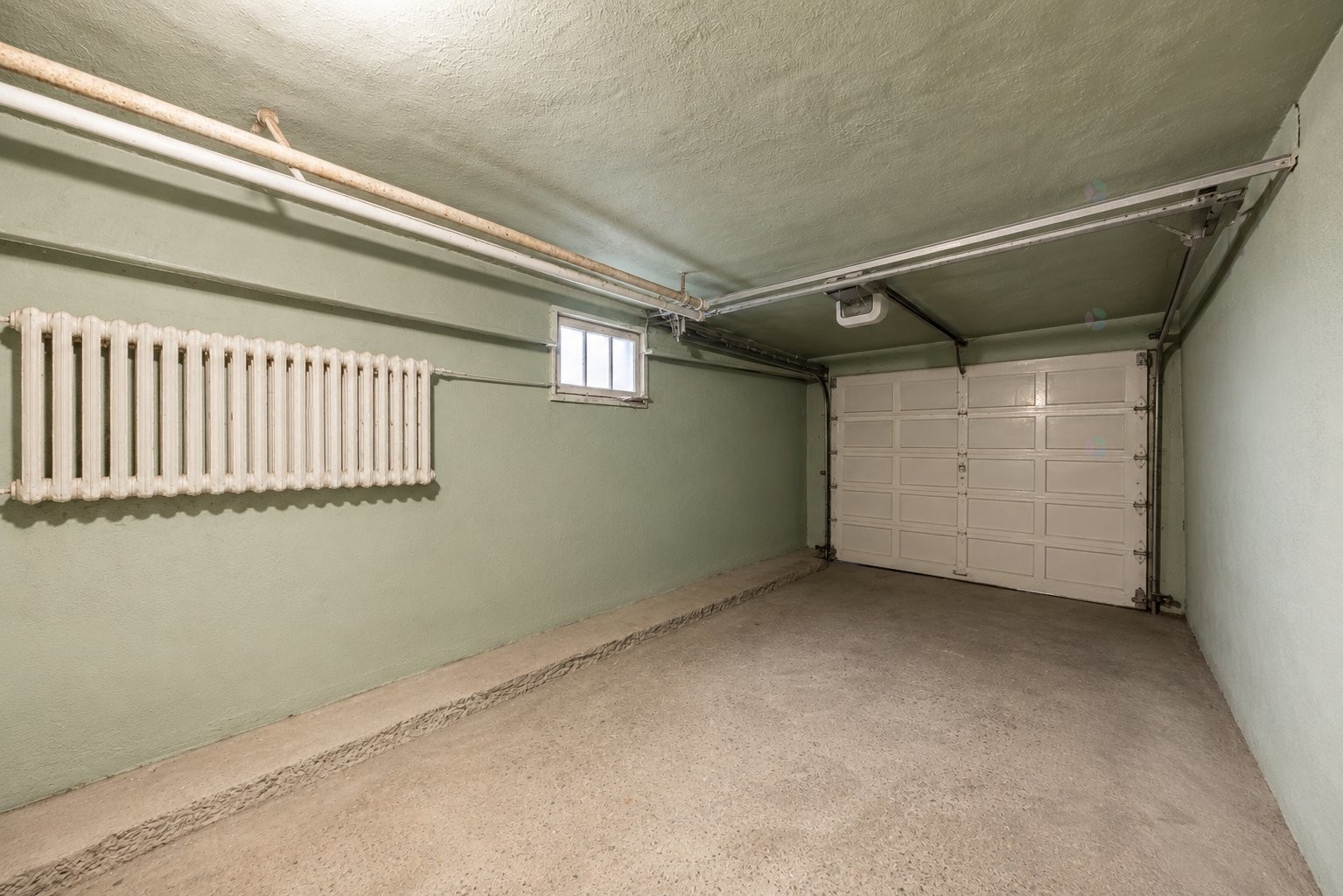 









4913

 - 4915


Av. Cumberland

,
Montréal (Côte-des-Neiges/Notre-Dame-de-Grâce),




QC
H4V2N5

