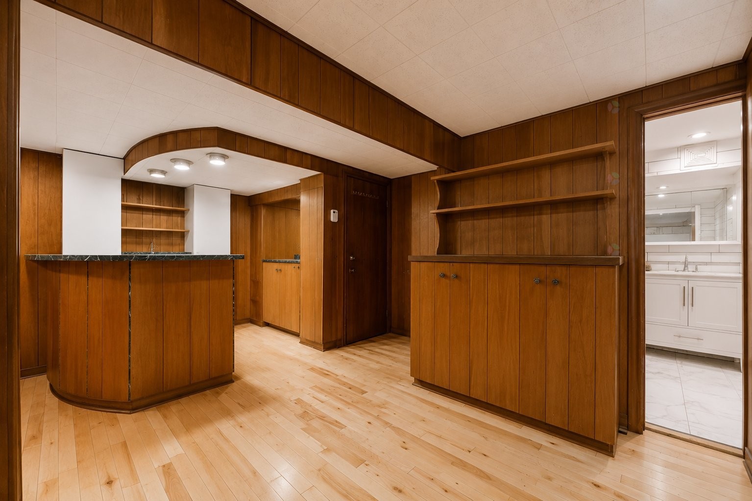 









4913

 - 4915


Av. Cumberland

,
Montréal (Côte-des-Neiges/Notre-Dame-de-Grâce),




QC
H4V2N5

