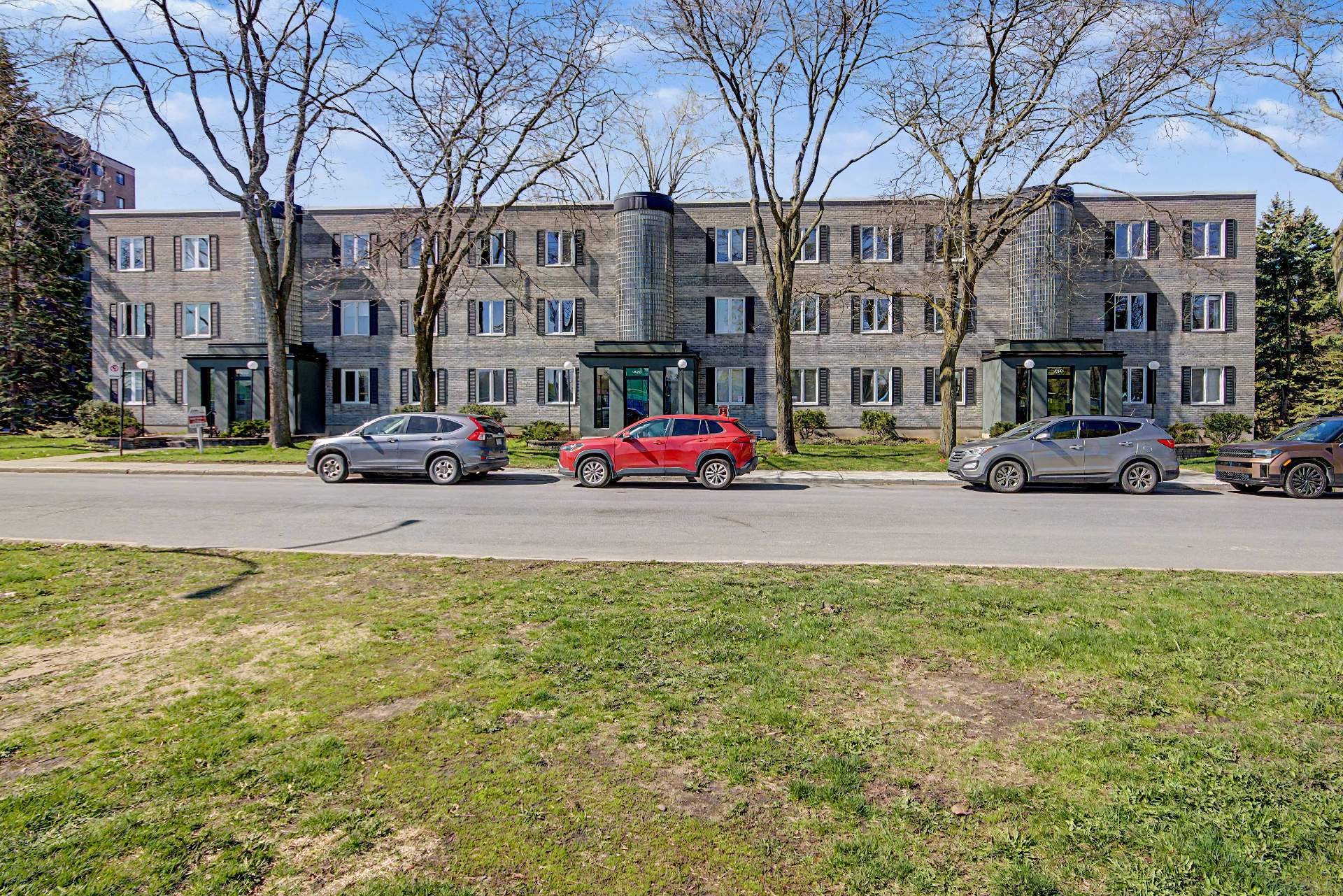 









420


Rue Ste-Marie

, 5,
Longueuil (Le Vieux-Longueuil),




QC
H4J4A8


