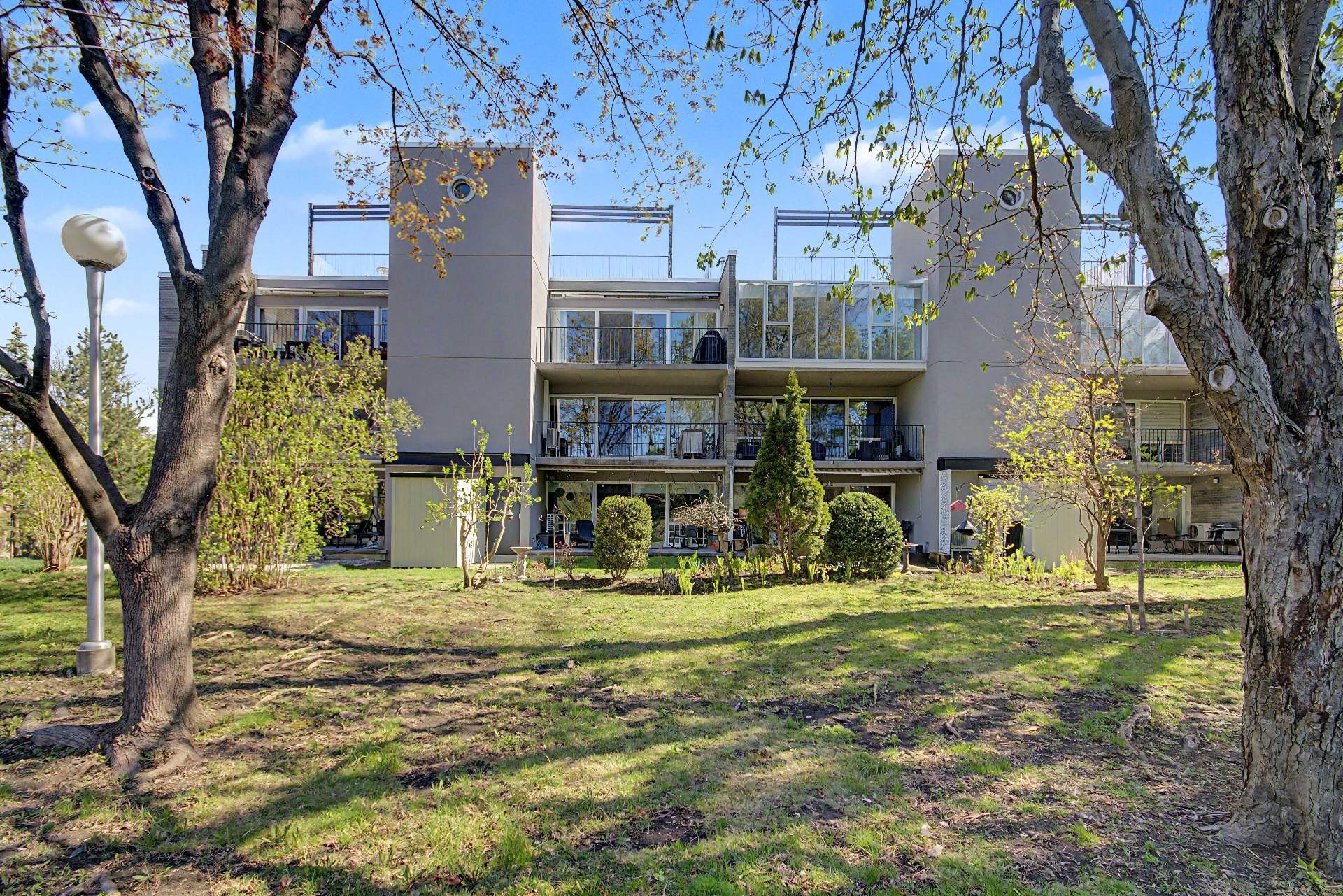 









420


Rue Ste-Marie

, 5,
Longueuil (Le Vieux-Longueuil),




QC
H4J4A8

