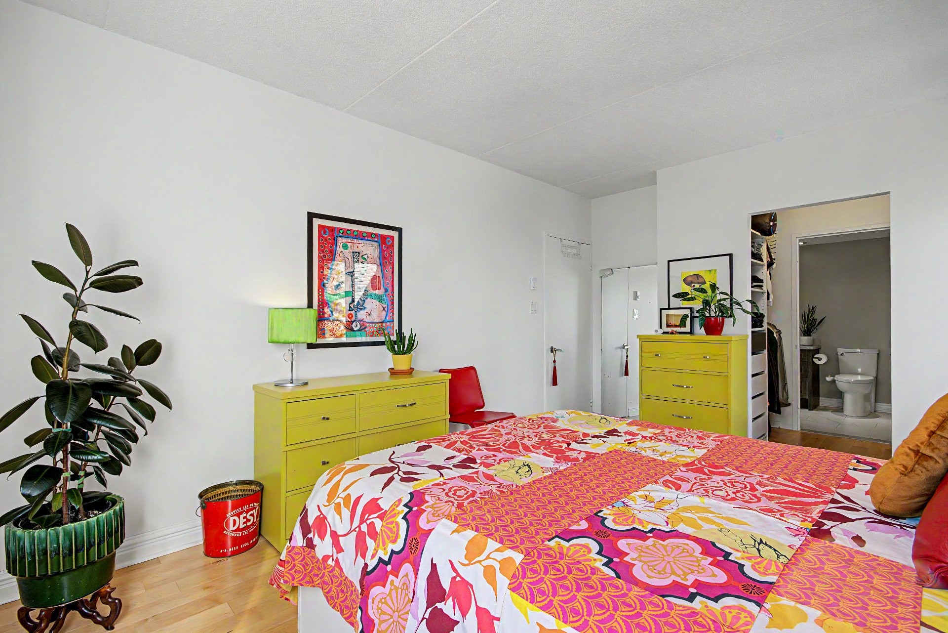 









420


Rue Ste-Marie

, 5,
Longueuil (Le Vieux-Longueuil),




QC
H4J4A8

