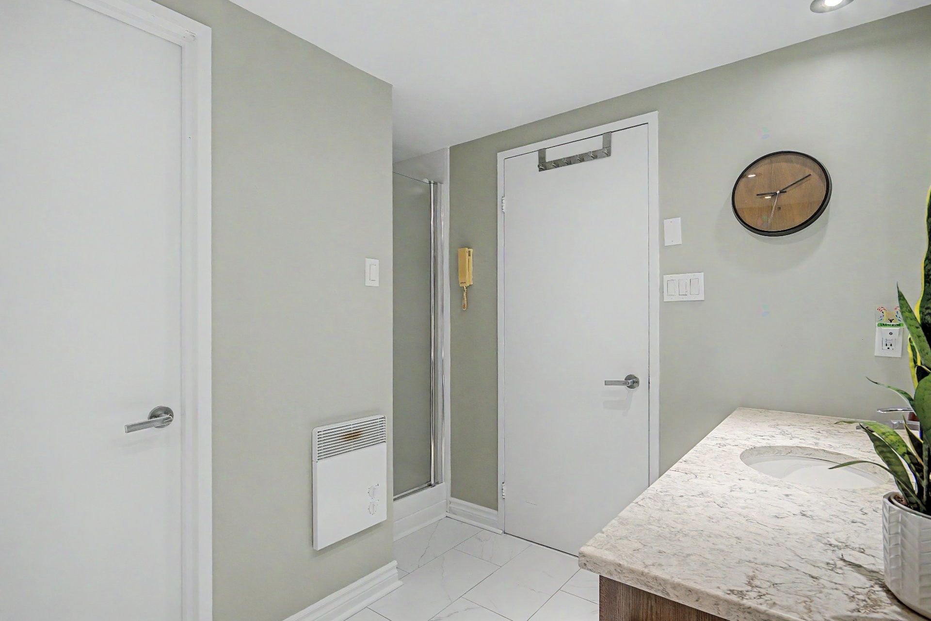 









420


Rue Ste-Marie

, 5,
Longueuil (Le Vieux-Longueuil),




QC
H4J4A8

